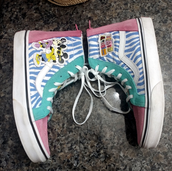 Disney+Vans 90th Anniversary Sk8 Hi Tops SZ 2.5 - Picture 3 of 5
